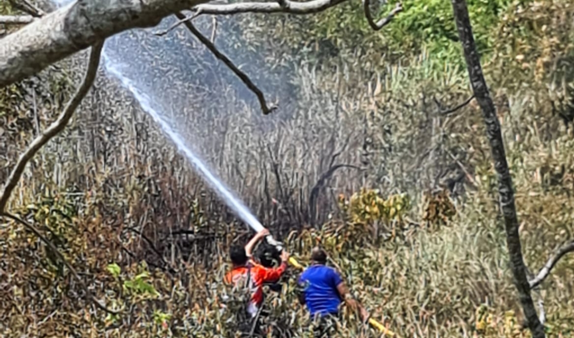 Empat Hektar Lahan Terbakar di Gampong Paya Seunara Kota Sabang