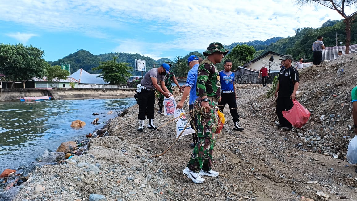Kabupaten Aceh Selatan Adakan Gotong Royong Massal Dalam Rangka Peringatan Hari Lingkungan Hidup tahun 2023