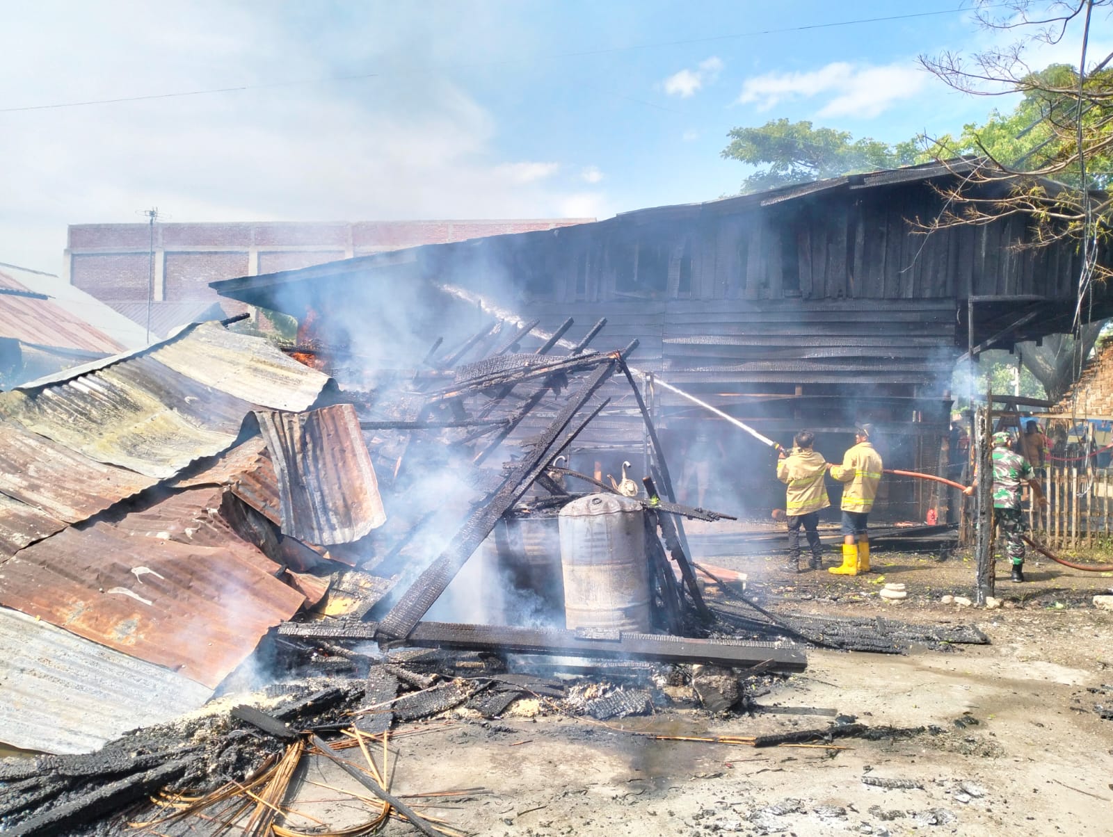 Dua Unit Tempat Usaha di Aceh Besar Hangus Terbakar