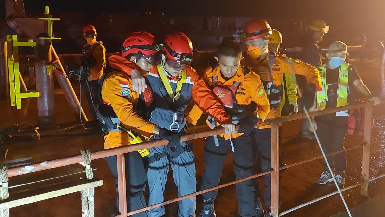 Seorang Crew Kapal yang berlayar dari Brazil Menuju China, Harus dievakuasi ke RSUD Zainal Abidin Karna Mengalami Sakit Perut