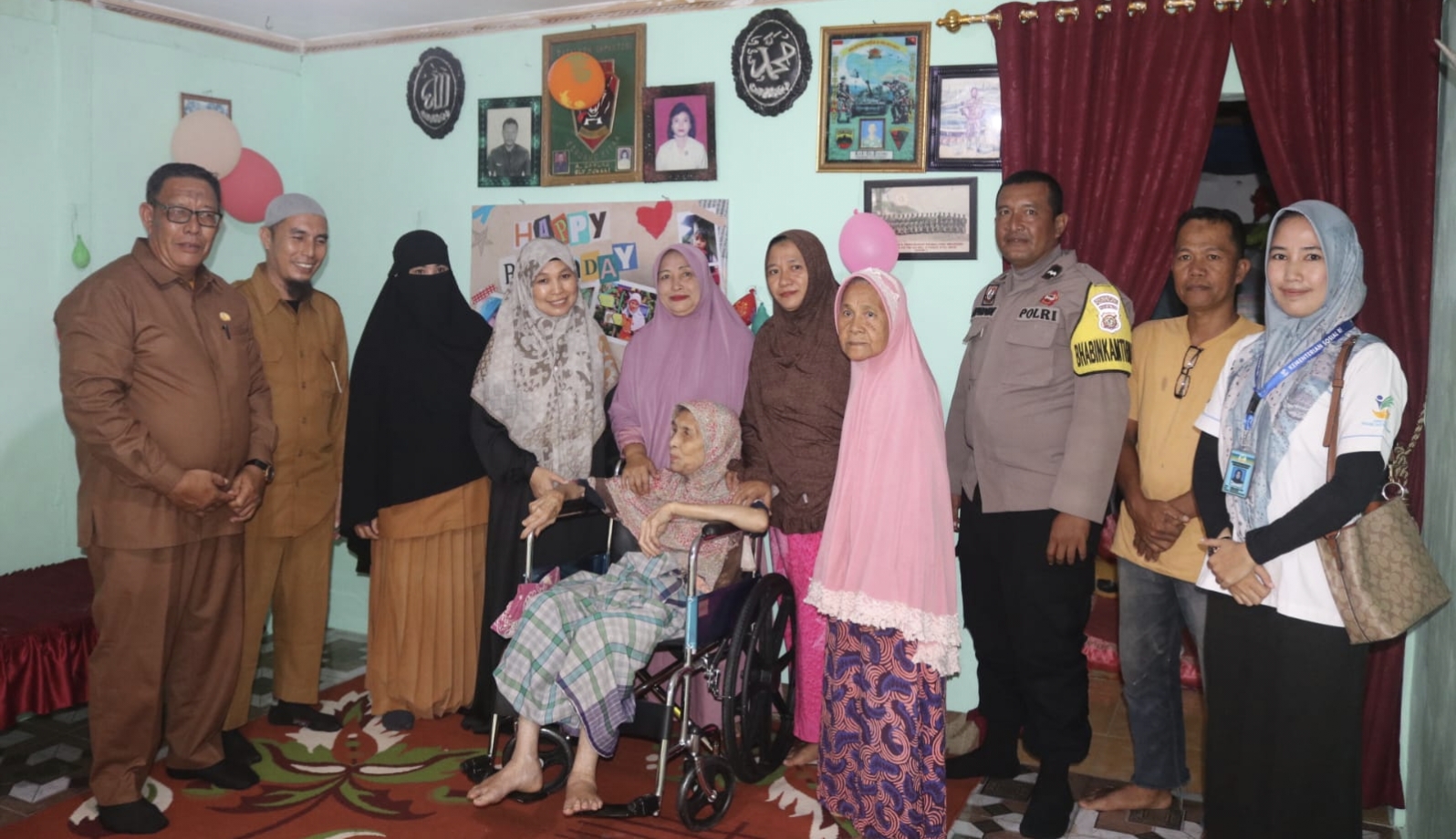 Dalam Rangka Menyambut HUT RI ke-78 Pemkab Aceh Selatan Salurkan Bantuan Kesejahteraan Sosial, Disabilitas Anak dan Lansia