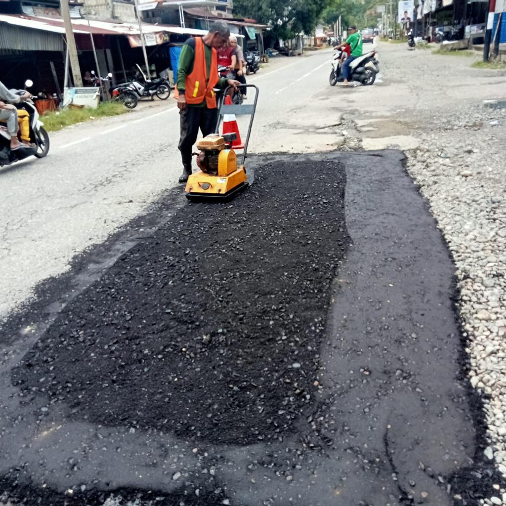 LSM Libas Apresiasi Tanggap Cepat Satker PPK 2.4 Terkait Perbaikan Jalan Berlubang di Kecamatan Samadua