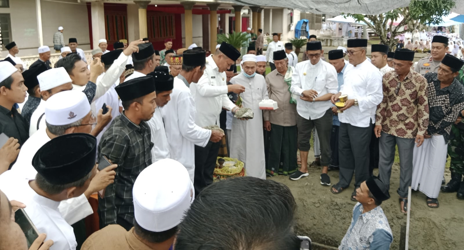 Hadiri Haul ke 12 Abuya Tgk Syeikh H. Adnan Mahmud, Ini Pesan Bupati Aceh Selatan