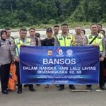 Sambangi Desa Terpencil, Polres Aceh Selatan Bagikan Bantuan Sosial