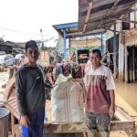 SMAN Unggul Tapaktuan Serahkan Bantuan Kepada Korban Banjir Trumon