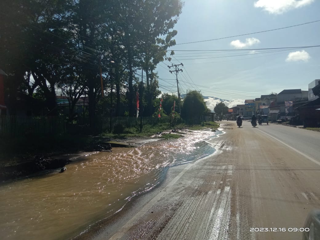 Masyarakat Aceh Tenggara Keluhkan Petugas BPJN III Wilayah Aceh Diduga Tidak Pedulikan Kondisi Jalan Negara Usai Banjir