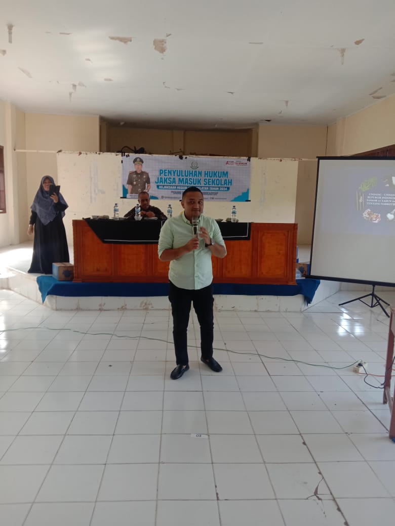 Kejaksaan Negeri Tapaktuan Lakukan Penyuluhan Hukum Ke SMAN Unggul Tapaktuan