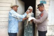 Kapolsek Kluet Utara Salurkan Bantuan Sosial Kepada Warga Lansia dan Kurang Mampu