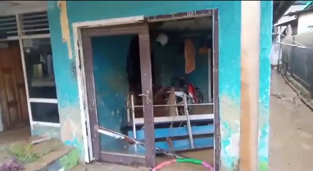 Banjir Bandang Terjang Kota Kendari Puluhan Rumah Mengalami Rusak Berat