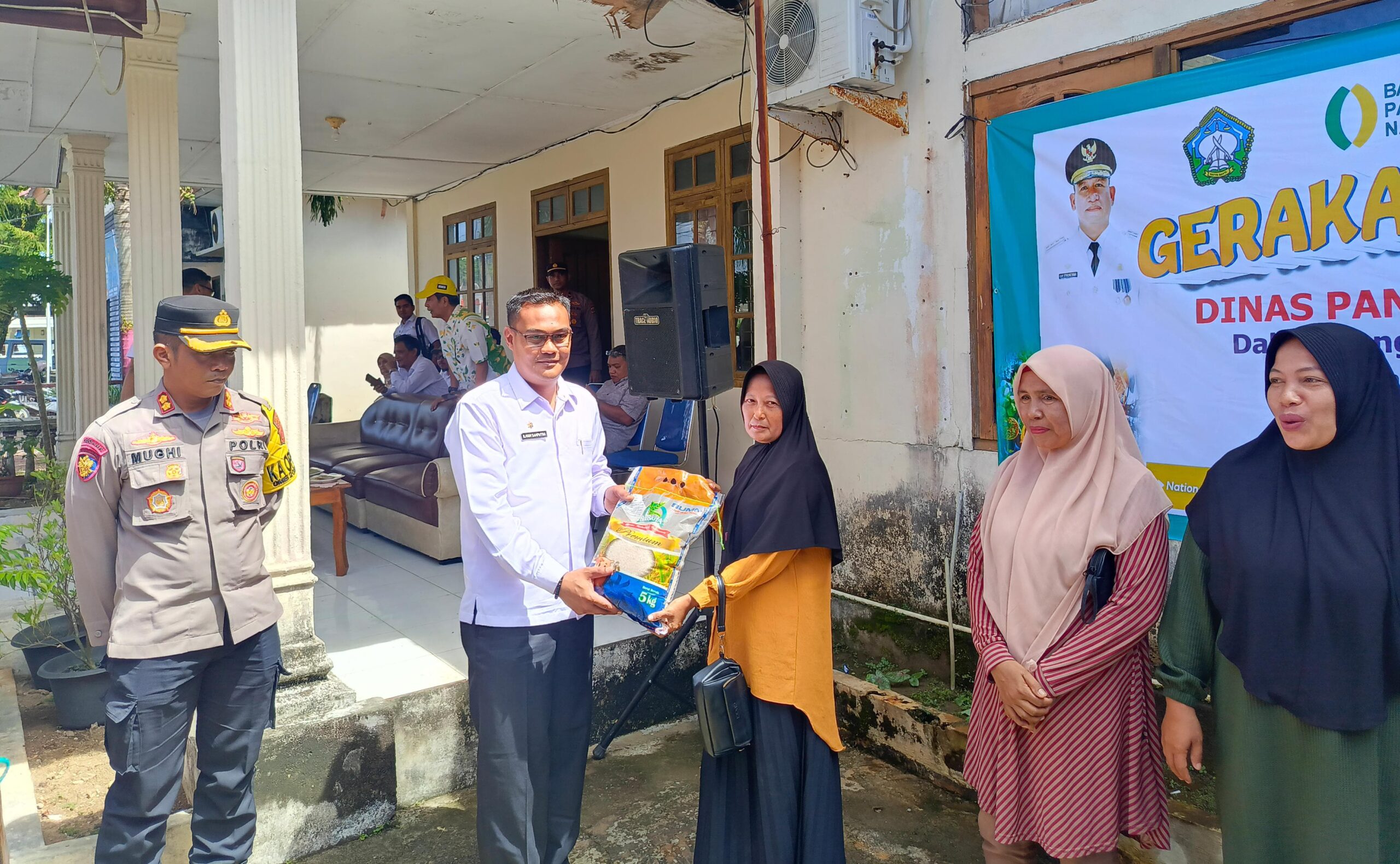 Masyarakat Padati “Gerakan Pangan Murah” Yang Di Gelar Pemda Aceh Selatan