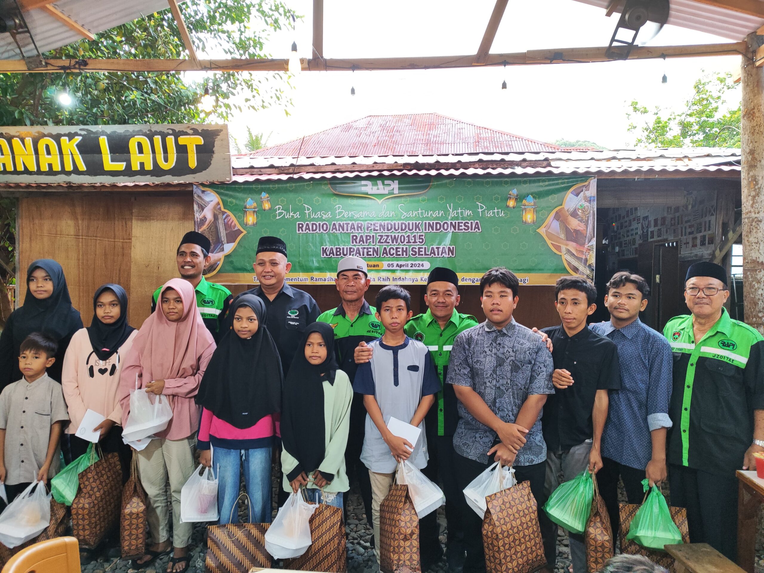 RAPI Aceh Selatan Menggelar Buka Puasa Bersama Seluruh Anggota Dibarengi Dengan Santunan Anak Yatim
