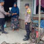 Jelang Hari Raya Idul Fitri Kapolsek Pasieraja Berikan Paket Sembako ke Warga Kurang Mampu