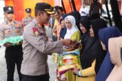 Polres Aceh Selatan Salurkan Zakat Fitrah Kepada Mustahik