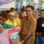 Dukung Program Ketahanan Pangan Tahun 2024, Aparatur Gampong Lhok Bengkuang Timur Adakan Pembagian Paket Sembako Murah