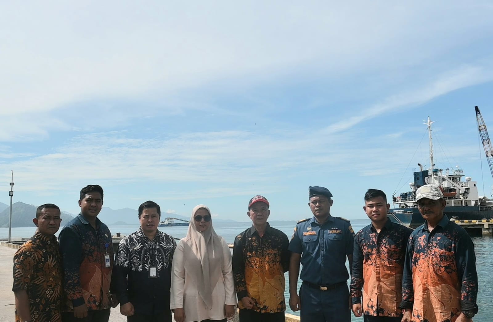 Kantor Unit Penyelenggara Pelabuhan Kelas III Tapaktuan Memperingati Hari Pelaut Sedunia Tahun 2024 Dengan Membunyikan Suling Kapal Secara Serentak