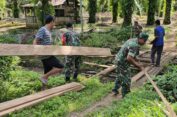Atasi Kesulitan Masyarakat Mengenai Akses Jalan, Kodim Aceh Selatan Turun Tangan Perbaiki Jembatan Rusak