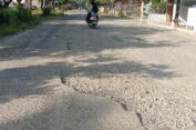 Jalan Lintas Kabupaten Penghubung Kecamatan Kluet Utara Menuju Kluet Tengah Rusak Berat