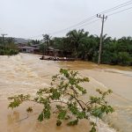 Akibat Hujan lebat Jalan Lintas Provinsi Aceh – Sumatra Utara / Tambar Lihe Terendam Banjir