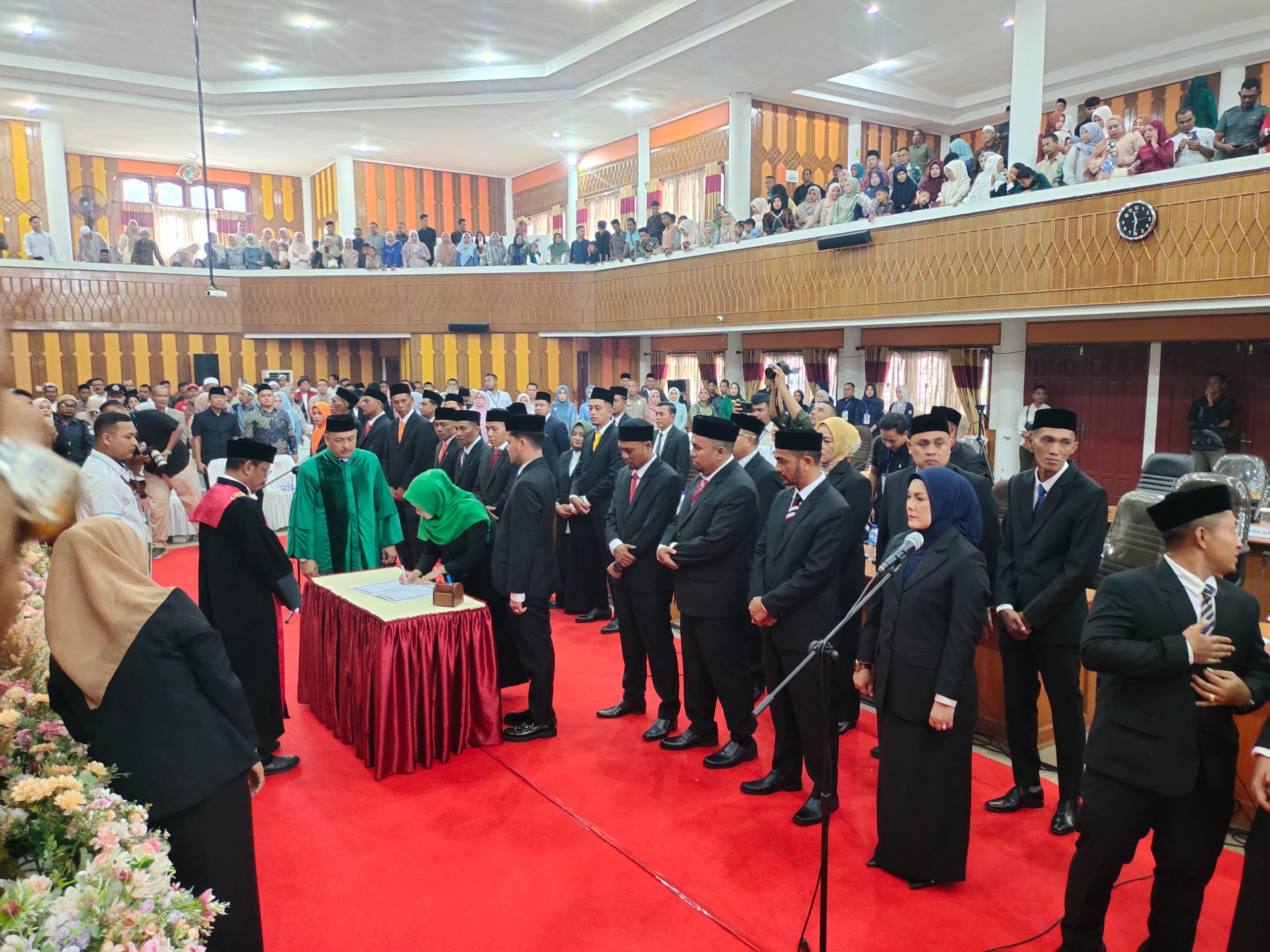 30 Anggota DPRK Asel 2024-2029 Dilantik, Rema Mishul Azwa Dari PNA Duduki Ketua Sementara