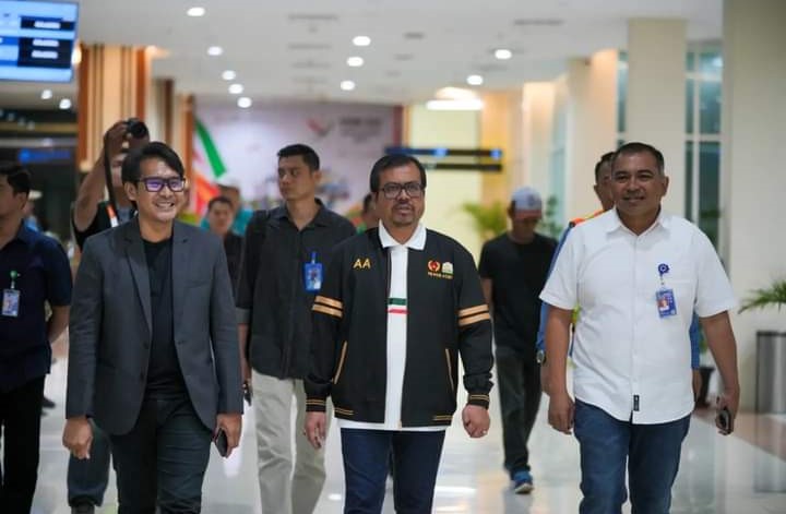 Ketua Harian PB PON XXI Tahun 2024 Wilayah Aceh Azwardi Bersama  Ketua Bidang Transportasi PB PON Teuku Faisal Pantau Langsung Kepulangan Kontingen
