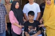 Keceriaan Keluarga Hamdi Bersama Kursi Roda Bantuan HAKAM-AYI