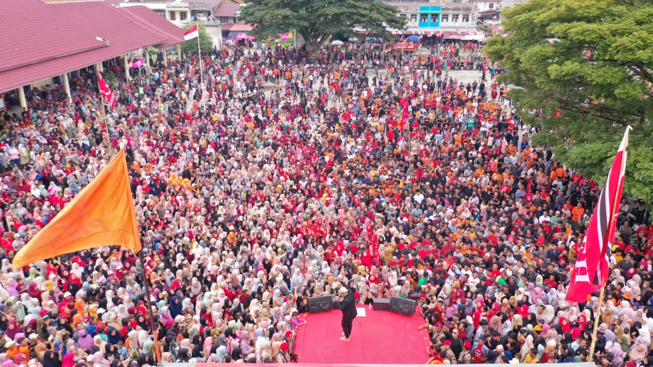 Kampanye Akbar Terakhir, Ribuan Pendukung dan Simpatisan “AMAL” Sesaki Terminal Terpadu Kotafajar