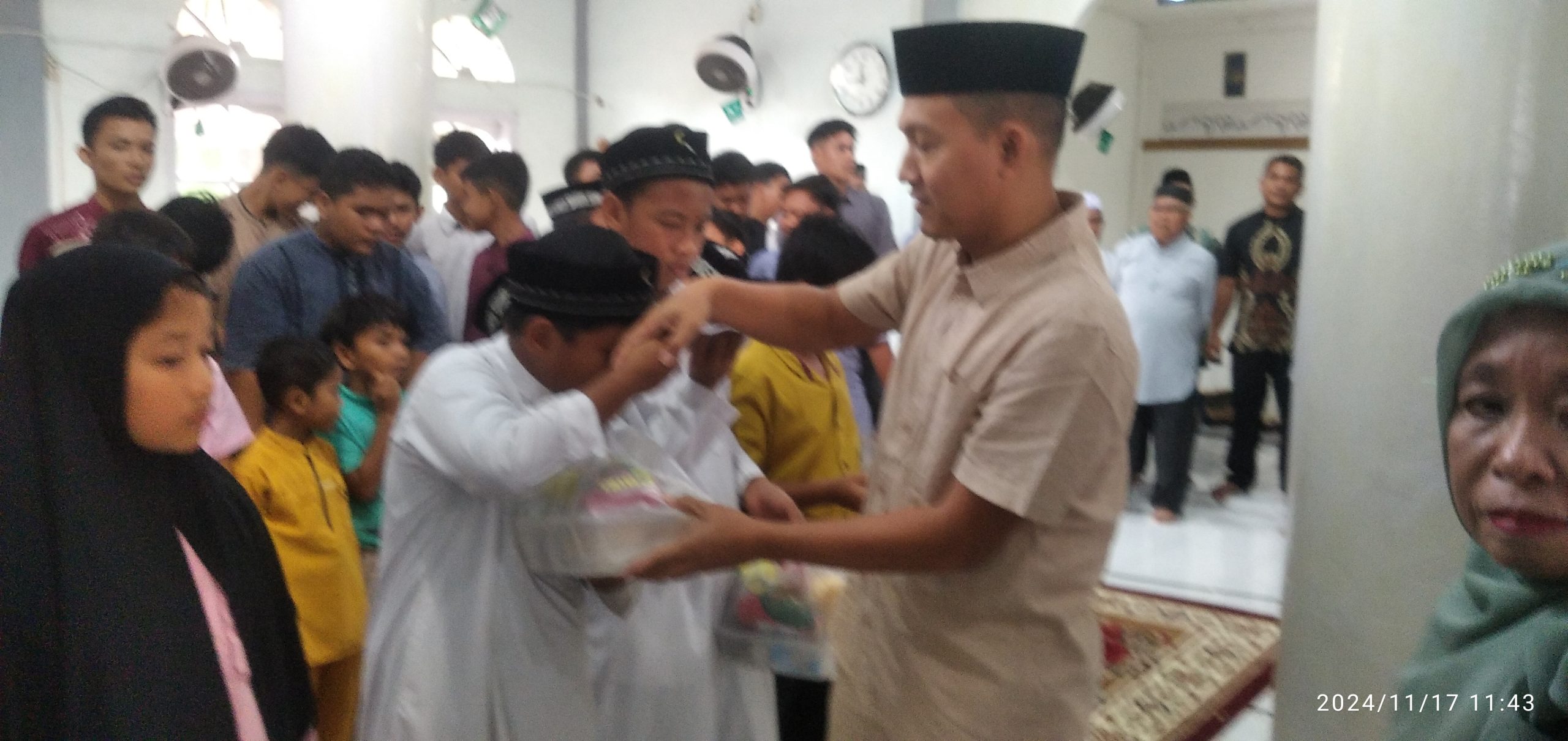 Dalam Rangka Maulid Nabi Muhammad SAW Tahun 2024 Gampong Lhok Bengkuang Timur Santuni 41 Anak Yatim