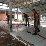 Menyongsong Suksesnya Peringatan Maulid Nabi Muhammad SAW, Babinsa Trumon Tengah dan Warga Bersatu Bersihkan Lokasi Acara