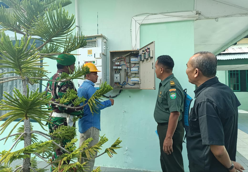 Cek instalasi Listrik, Dandim Aceh Selatan : Upaya Meminimalisir Resiko Musibah Bagi Prajurit dan Keluarga Besarnya