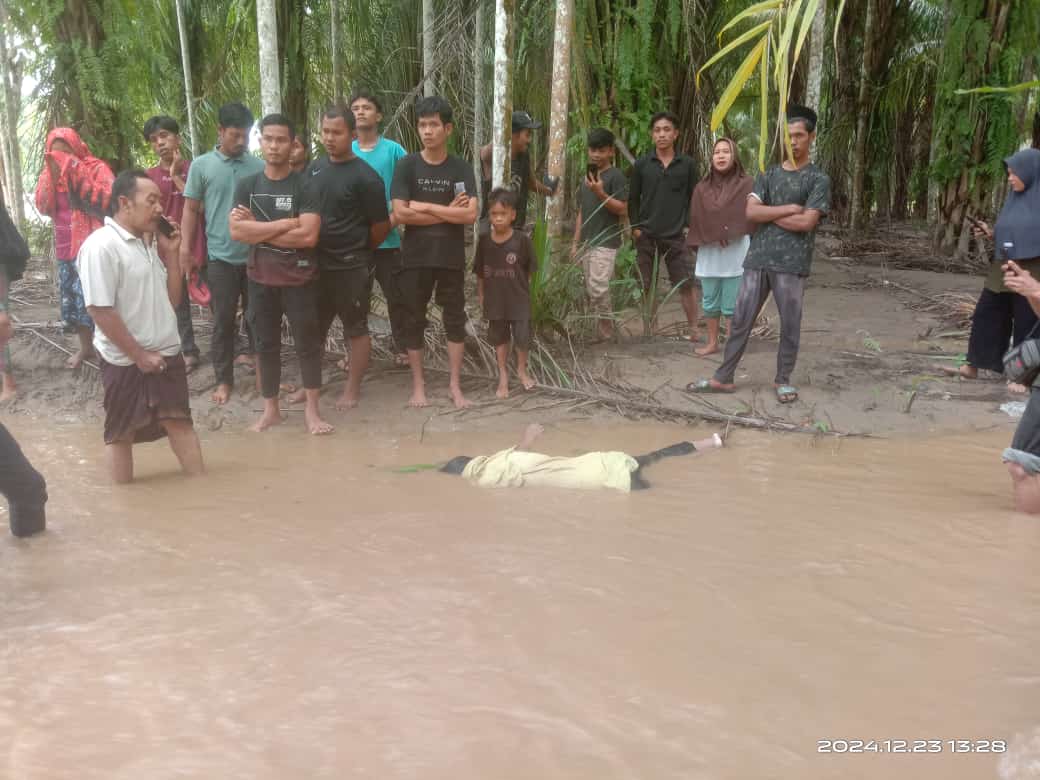 Sesosok Mayat Wanita ditemukan Terdampar Di Sungai Jabi Jabi Sultan Daulat Kota Subulussalam