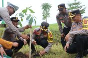 Kapolres Aceh Selatan hadiri Gerakan Aksi Tanam Hijaukan Nanggroe Aceh 2024