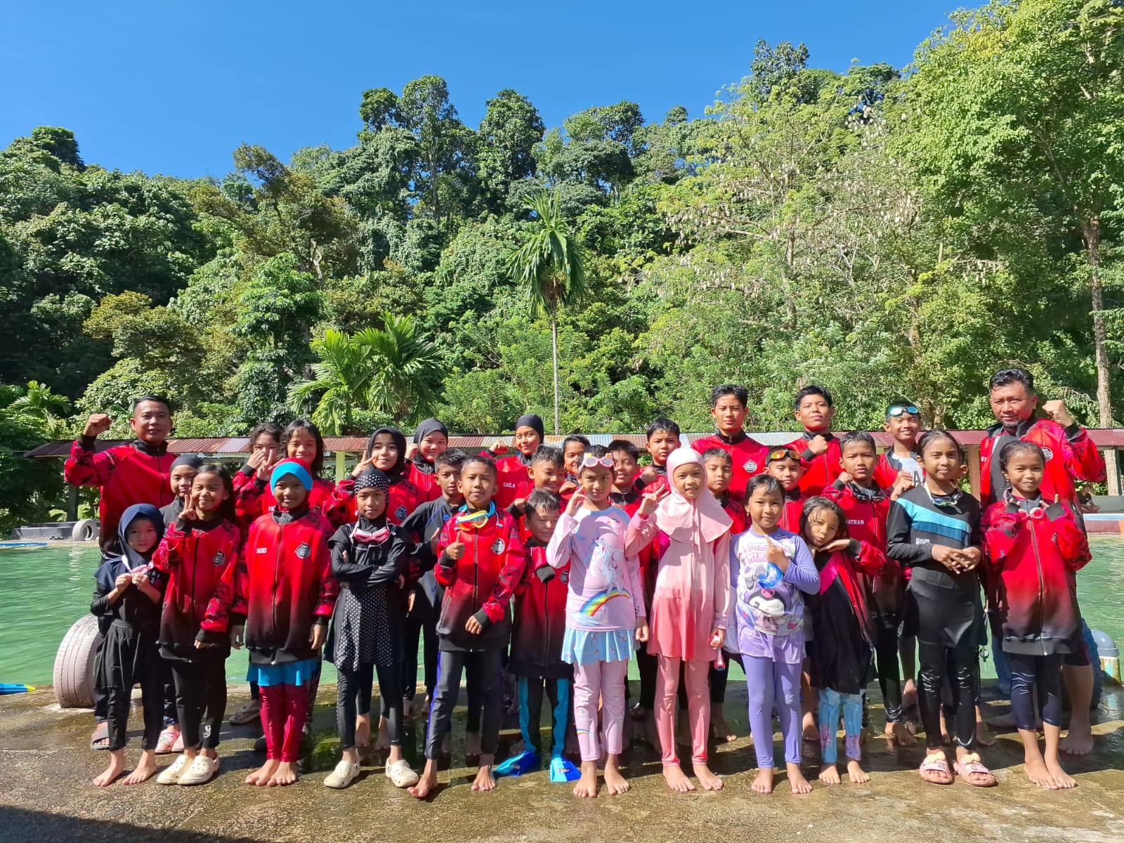 Klub Renang “Lumba-lumba” Laksanakan Latihan Rutin di Kolam Aroya Lhok Bengkuang Tapaktuan