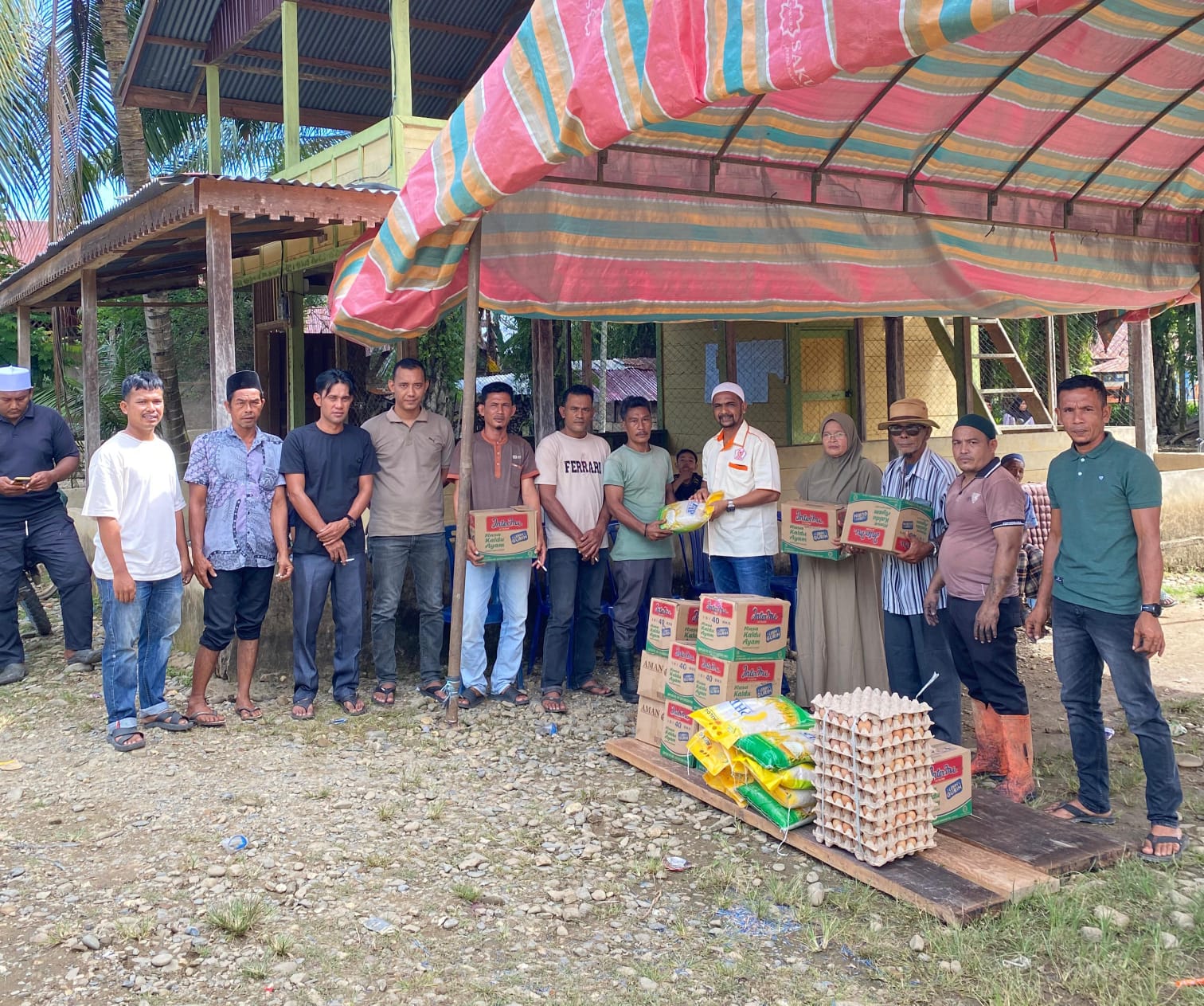 Wakil Ketua DPRK Aceh Selatan salurkan bantuan untuk korban kebakaran di Kota Bahagia