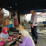 Sat Pol Airud Polres Lhokseumawe Patroli di Pantai Pusong Baru, Imbau Jaga Kebersihan