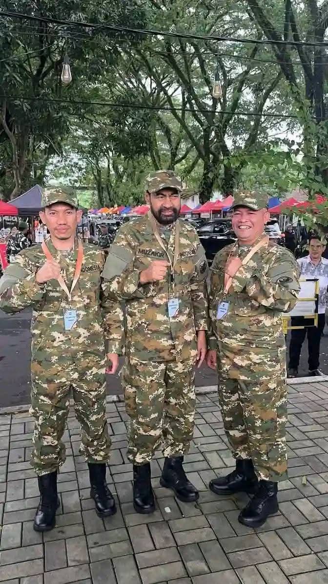 Mantan Panglima GAM Muzakir Manaf Kembali Kenakan Seragam Loreng Setelah 19 Tahun Aceh Damai