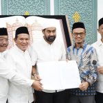 Walikota Subulussalam Haji Rasyid Bancin Menerima Secara Simbolis Launcing Intruksi Gubernur Aceh