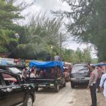 Ciptakan Suasana Idul Fitri Damai dan Kondusif, Personil Pos Pam Operasi Ketupat Seulawah 2025 Polres Aceh Selatan Patroli di Tempat Wisata.