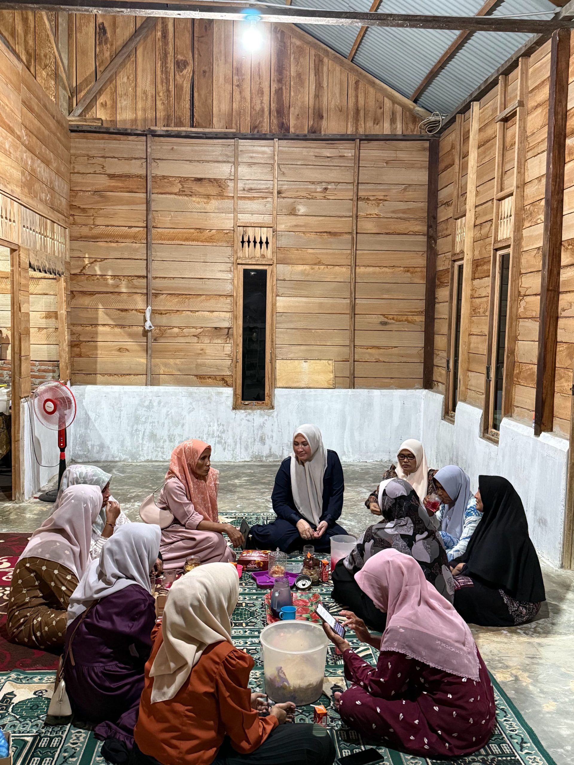 Ketua TP PKK Aceh Ziarah dan Bersilaturahmi di Seunudon