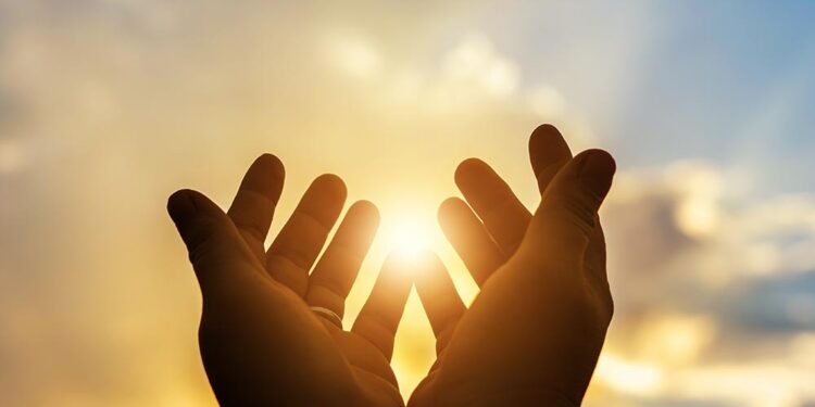 𝗗𝗶 𝗔𝗻𝘁𝗮𝗿𝗮 𝗗𝗼𝗮 𝗱𝗮𝗻 𝗗𝗼𝘀𝗮: 𝗞𝗲𝘁𝗶𝗸𝗮 𝗗𝘂𝗻𝗶𝗮 𝗦𝗲𝗮𝗸𝗮𝗻 𝗧𝗮𝗸 𝗟𝗮𝗴𝗶 𝗕𝗶𝘀𝗮 𝗗𝗶𝗯𝗲𝗱𝗮𝗸𝗮𝗻