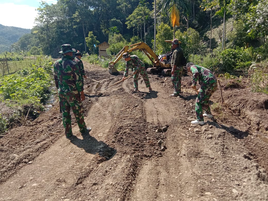 Satgas TMMD Kodim 0107/Aceh Selatan Tak Hanya Andalkan Alat Berat dalam Peningkatan Badan Jalan