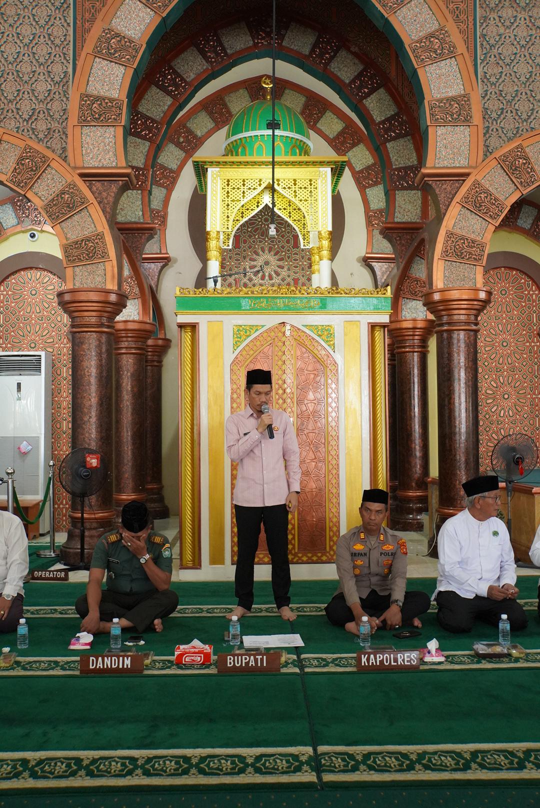 Pelepasan Calon Jemaah Haji Aceh Barat Tahun 2025 M/1446 H, Diwarnai Suasana Haru dan Khidmat