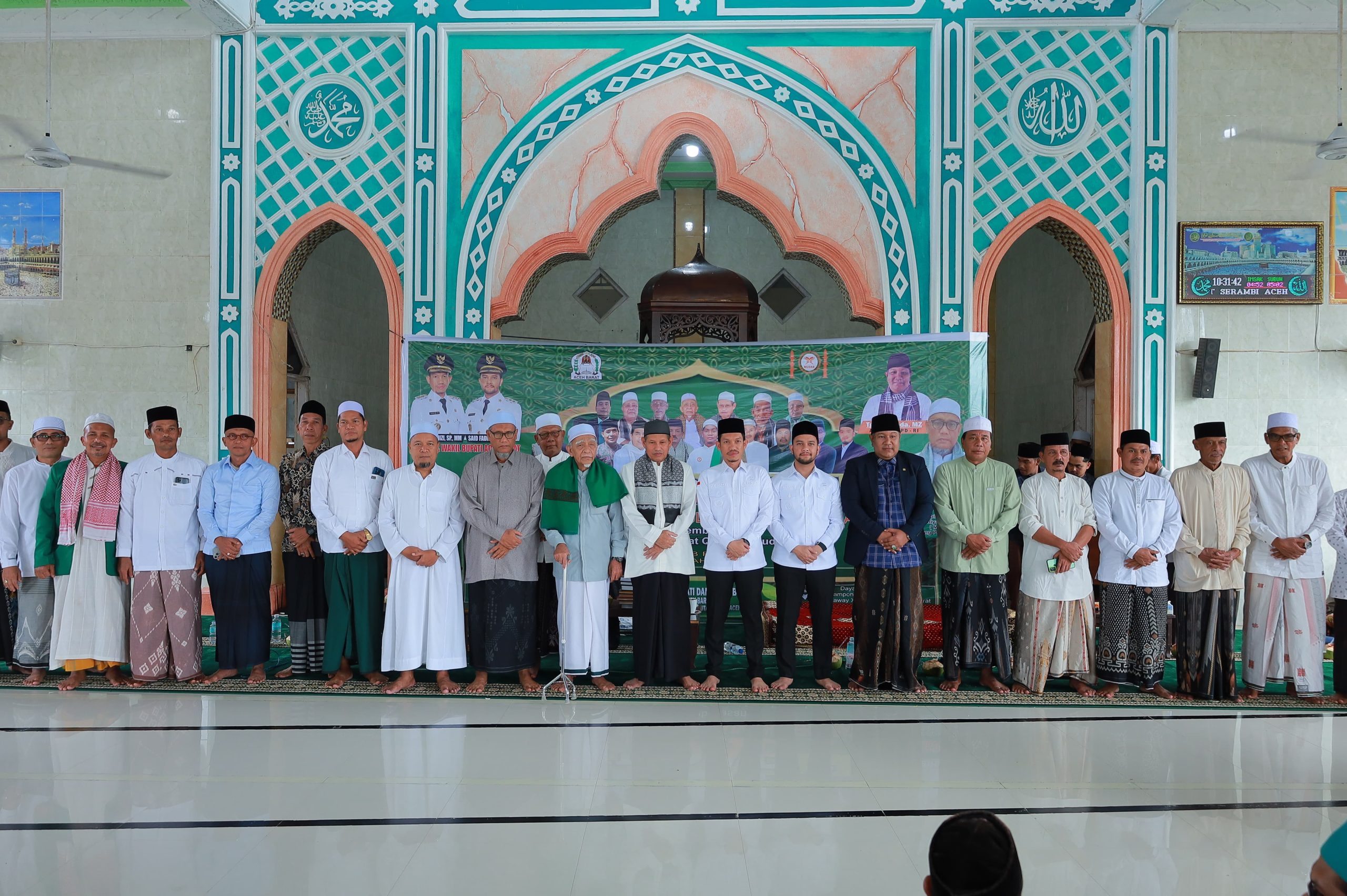 Bupati Aceh Barat Tarmizi, SP, MM bersama Wakil Bupati Said Fadheil hadiri Acara Akbar Mubahatsah Ulama Dayah Aceh Barat (MUDAB) ke-3
