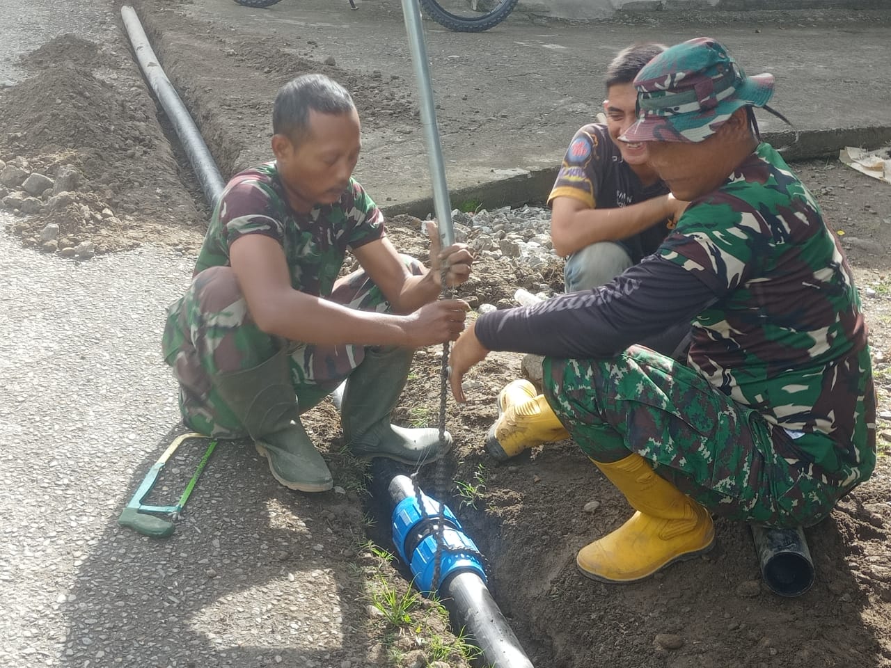 Secercah Harapan Warga Labuhanhaji Timur, Hadirnya Pipanisasi Program Unggulan Kasad di TMMD Ke-124 Kodim 0107/Aceh Selatan