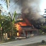 Sijago Merah Lalap Dua Rumah Di Dano Tras, Masyarakat Kehilangan Tempat Tinggal