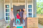Polsek Labuhanhaji Timur Salurkan Kursi Roda untuk Warga Sakit Stroke di Momen HUT Bhayangkara ke-79