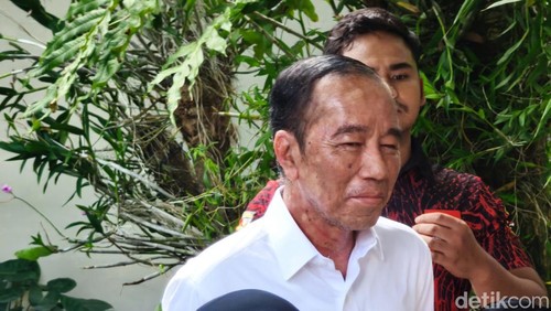 Rocky Gerung Soroti Kondisi Jokowi: Bukan Sekadar Alergi, Diduga Gangguan Psikosomatik karena Tekanan