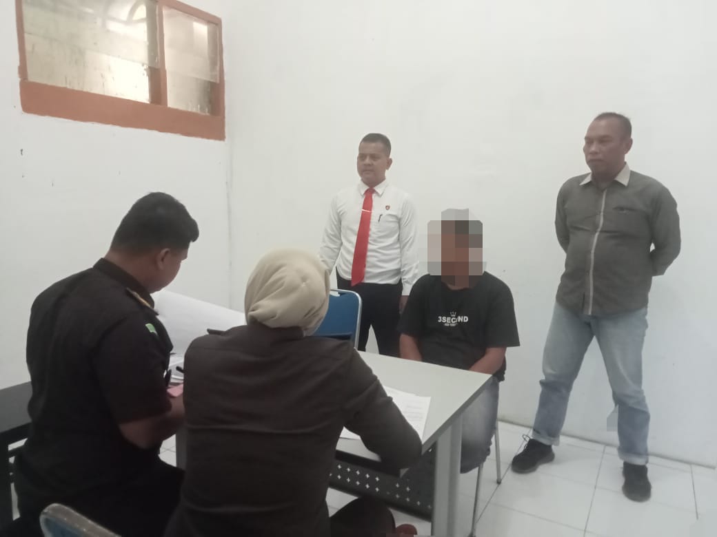 Pelimpahan Tersangka Kasus Penganiayaan, Polsek Trumon Timur Laksanakan Tahap 2 ke Kejaksaan Negeri Aceh Selatan