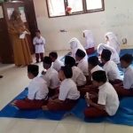 Murid SD Negeri Seuneubok Kandang Belajar dengan Terpal Plastik, Bupati Aceh Timur Diminta Bantu