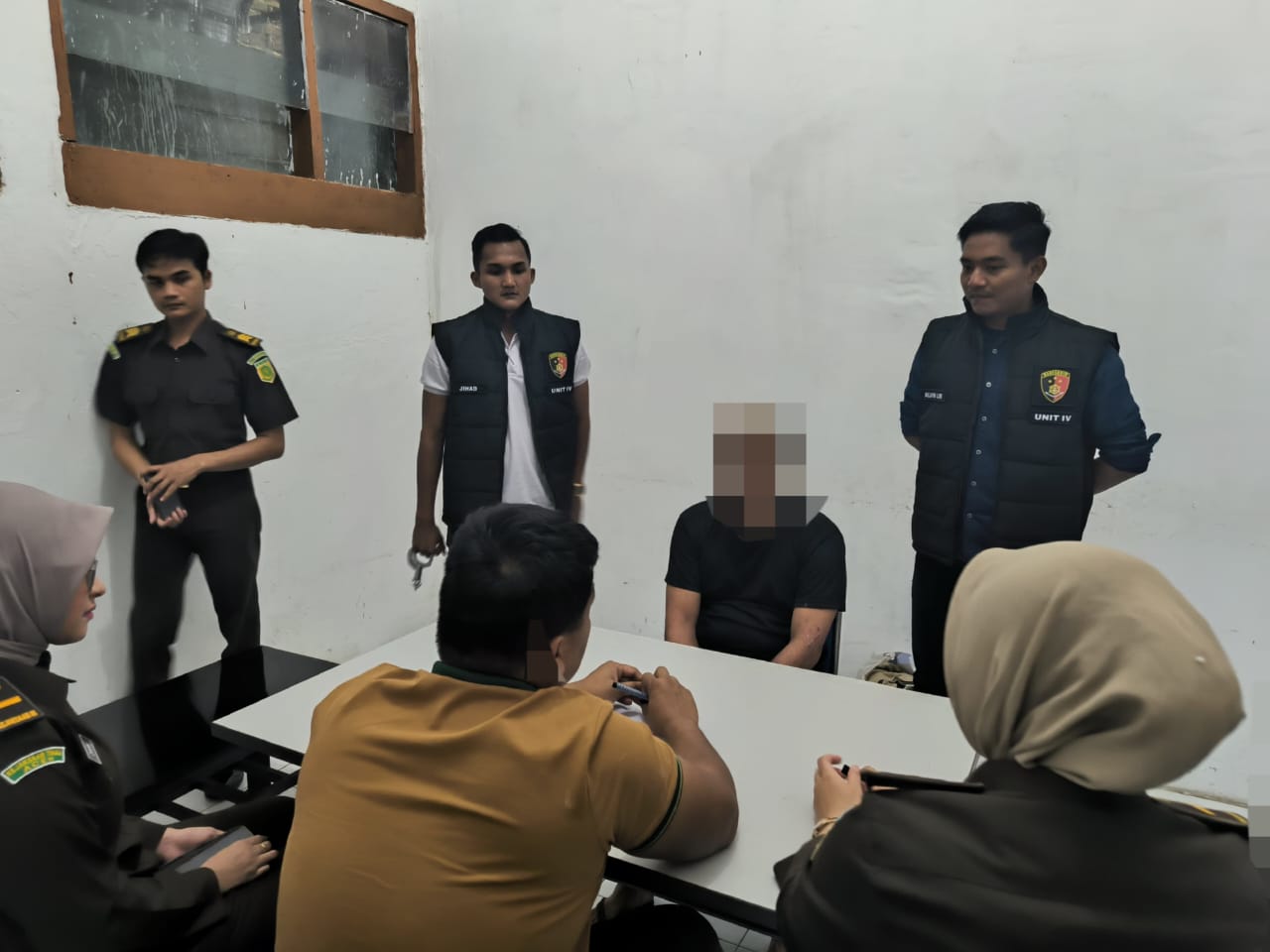 Satreskrim Polres Aceh Selatan Serahkan Dua Tersangka Tahap II ke Kejaksaan Negeri Tapaktuan