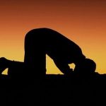 Sujud: Saat Lidah Diam, Tapi Hati Bicara